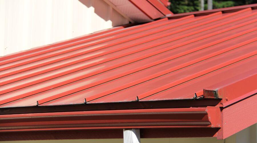 Professional gutter cleaning services in Dracut, MA